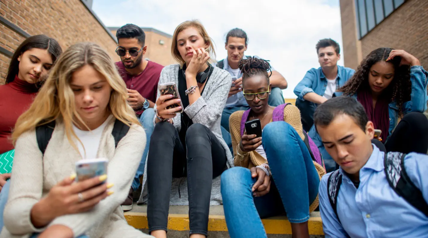 How Simple Text Messages Create Stronger Connections with Your Children